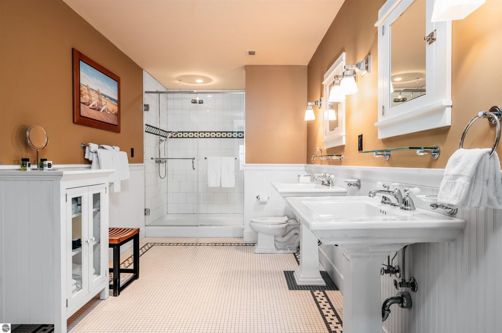 Image 13 of property listing at 2035 N US-31 N # 105, Traverse City, MI 49686