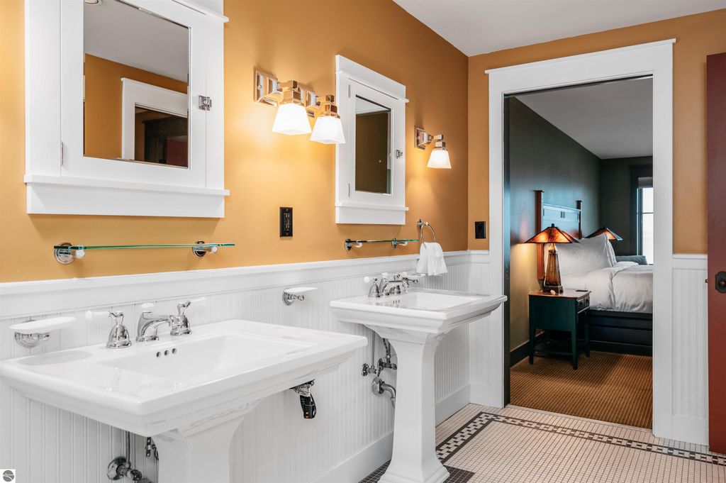 Image 17 of property listing at 2035 N US-31 N # 105, Traverse City, MI 49686