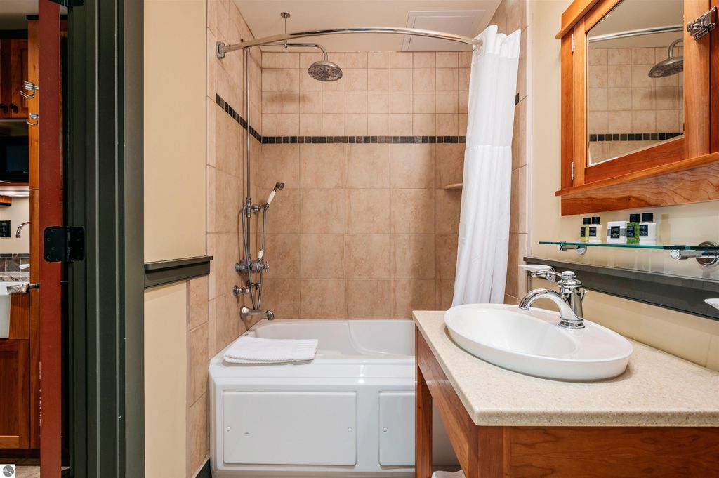 Image 29 of property listing at 2035 N US-31 N # 105, Traverse City, MI 49686