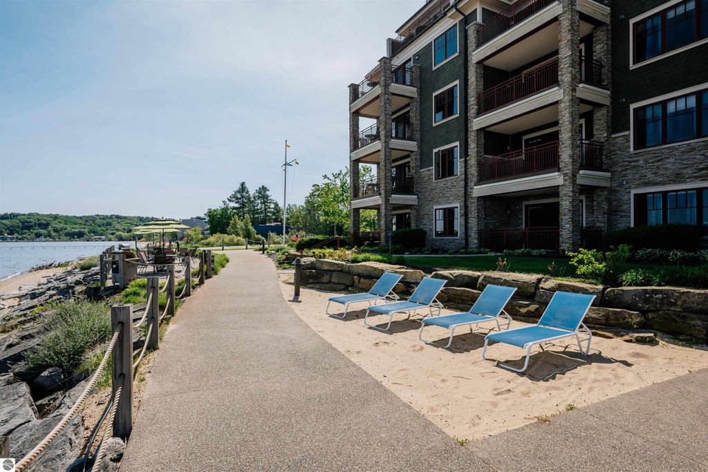 Image 35 of property listing at 2035 N US-31 N # 105, Traverse City, MI 49686