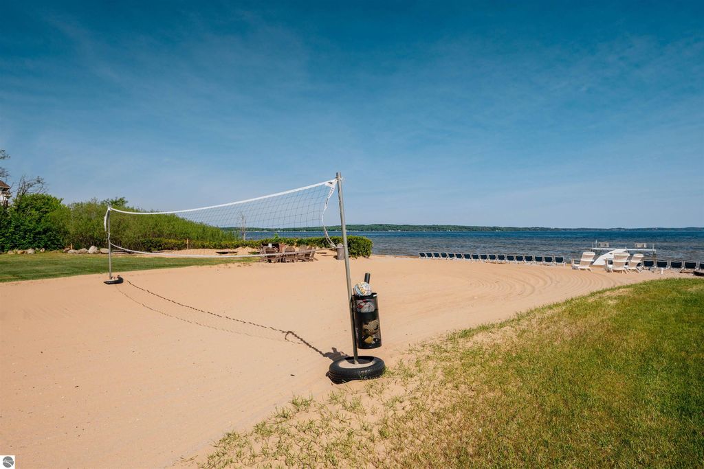 Image 37 of property listing at 2035 N US-31 N # 105, Traverse City, MI 49686