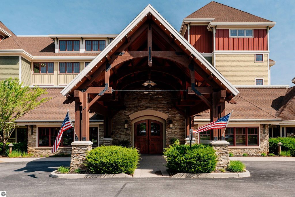 Image 39 of property listing at 2035 N US-31 N # 105, Traverse City, MI 49686