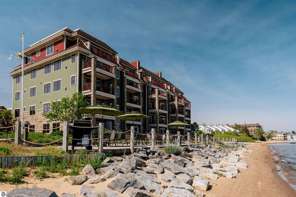 Image 42 of property listing at 2035 N US-31 N # 105, Traverse City, MI 49686