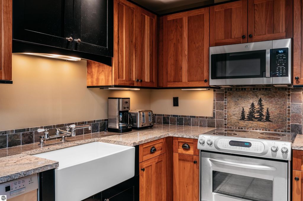 Image 5 of property listing at 2035 N US-31 N # 105, Traverse City, MI 49686