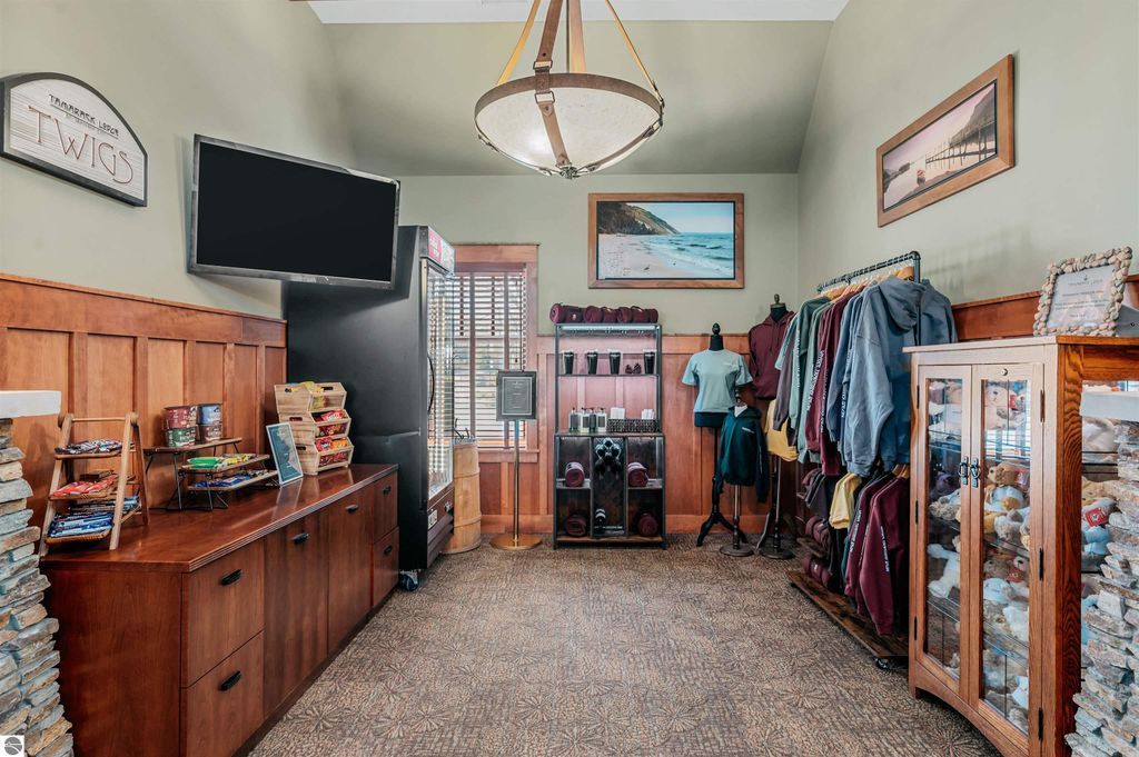 Image 67 of property listing at 2035 N US-31 N # 105, Traverse City, MI 49686