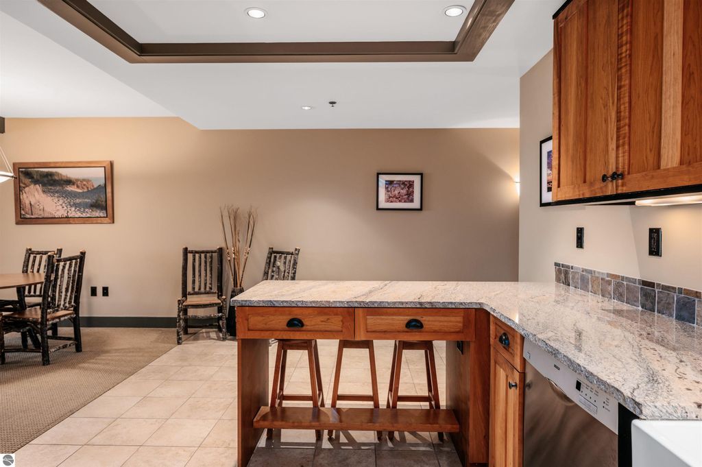 Image 7 of property listing at 2035 N US-31 N # 105, Traverse City, MI 49686