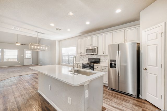 7203 Marina Del Rey, Converse, TX 78109