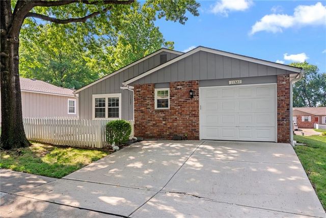 11327 W 77TH Terrace, Shawnee, KS 66214
