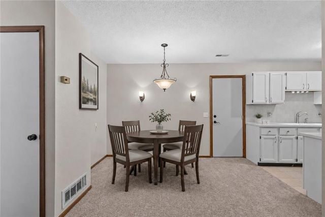 11327 W 77TH Terrace, Shawnee, KS 66214