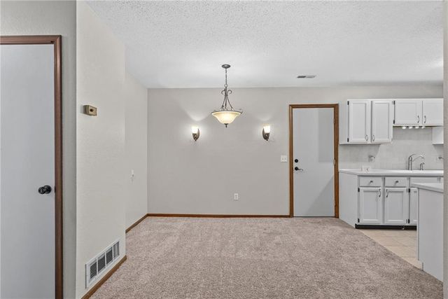 11327 W 77TH Terrace, Shawnee, KS 66214