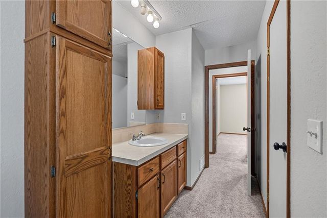 11327 W 77TH Terrace, Shawnee, KS 66214