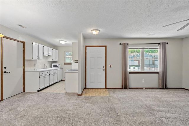 11327 W 77TH Terrace, Shawnee, KS 66214