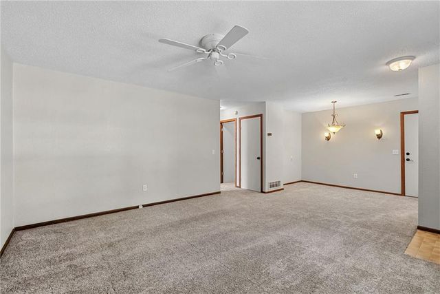 11327 W 77TH Terrace, Shawnee, KS 66214