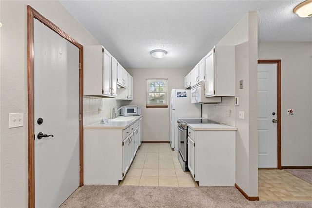 11327 W 77TH Terrace, Shawnee, KS 66214
