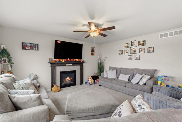 335 NW Horan Court, Waukee, IA 50263