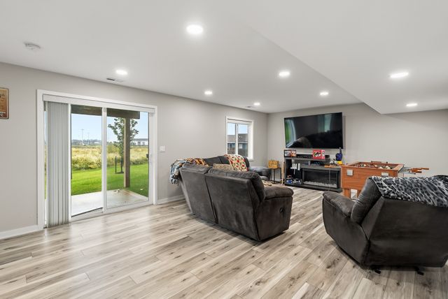 335 NW Horan Court, Waukee, IA 50263