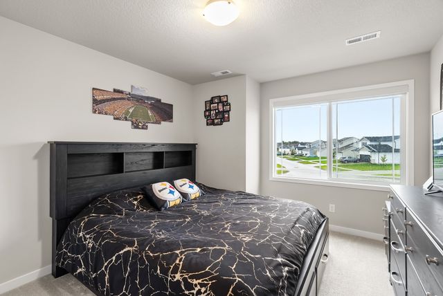 335 NW Horan Court, Waukee, IA 50263