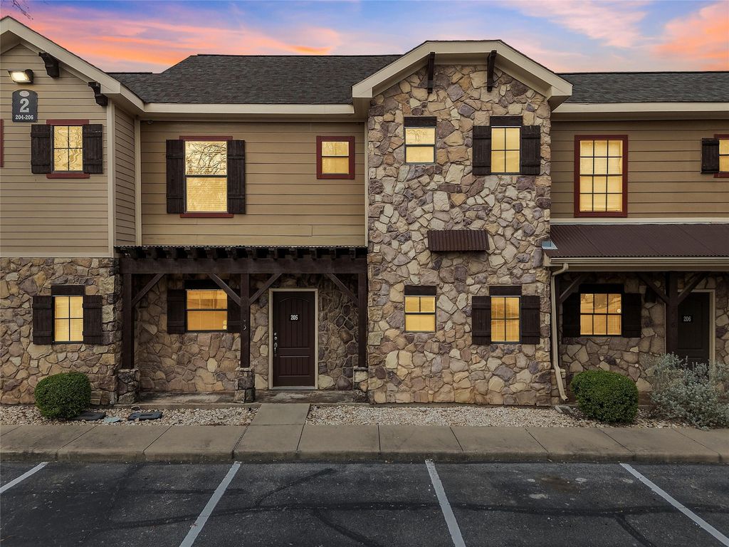 2410 S 2nd 205, Waco, TX 76706