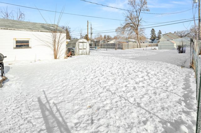 310 23rd Street S, Fargo, ND 58103