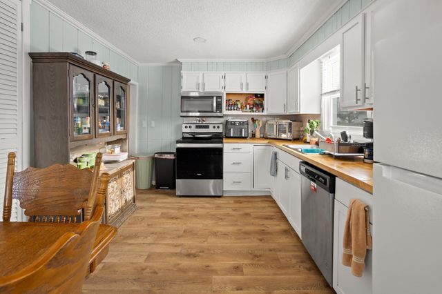 310 23rd Street S, Fargo, ND 58103