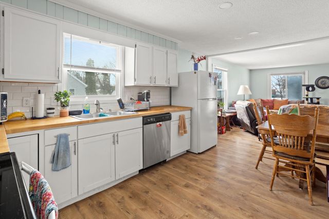 310 23rd Street S, Fargo, ND 58103