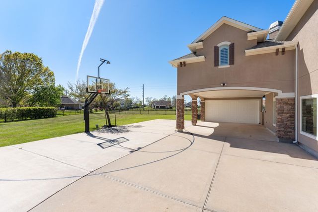 8703 Majesty Lane, Richmond, TX 77469