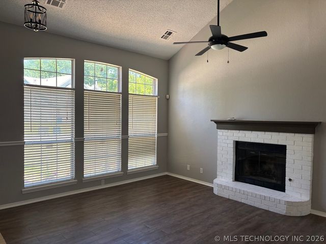 9317 S 94th East Avenue, Tulsa, OK 74133