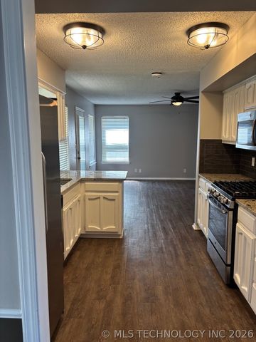 9317 S 94th East Avenue, Tulsa, OK 74133