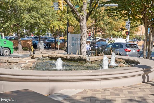 2239 FAIRFAX DR N, Arlington, VA 22201