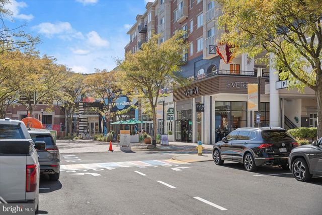 2239 FAIRFAX DR N, Arlington, VA 22201