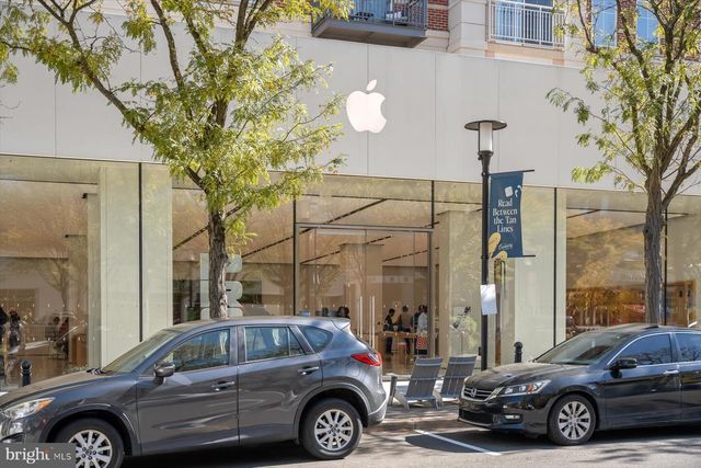 2239 FAIRFAX DR N, Arlington, VA 22201