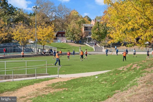 2239 FAIRFAX DR N, Arlington, VA 22201