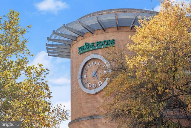 2239 FAIRFAX DR N, Arlington, VA 22201