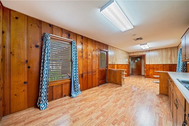 749 W Wildwood Dr, Corpus Christi, TX 78410
