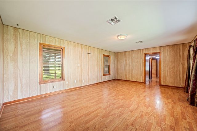 749 W Wildwood Dr, Corpus Christi, TX 78410