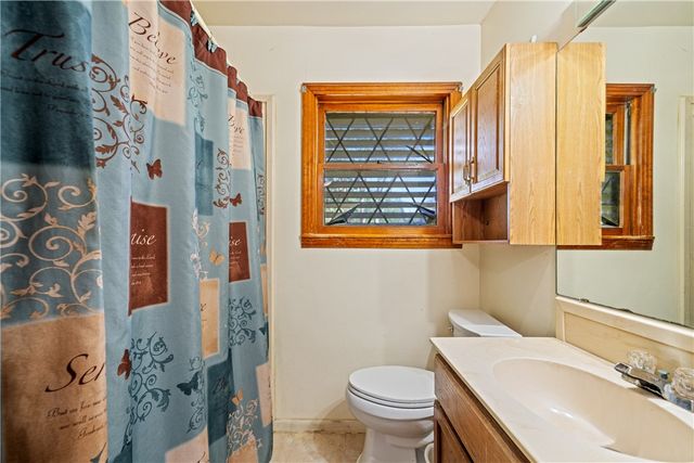749 W Wildwood Dr, Corpus Christi, TX 78410