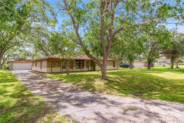 749 W Wildwood Dr, Corpus Christi, TX 78410