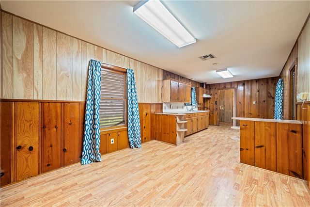 749 W Wildwood Dr, Corpus Christi, TX 78410
