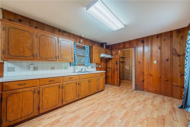 749 W Wildwood Dr, Corpus Christi, TX 78410