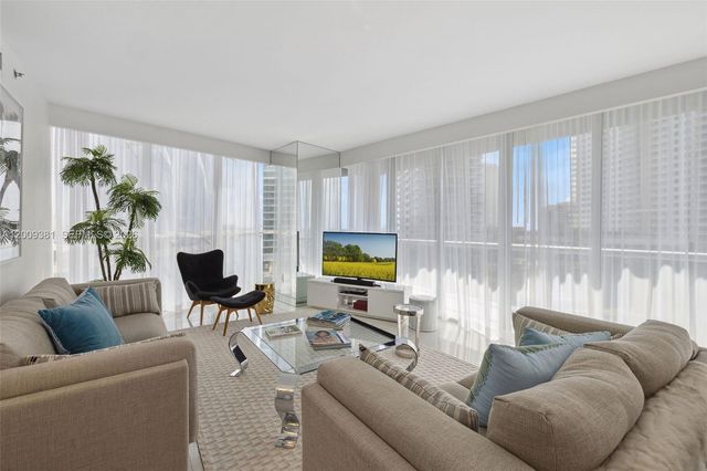 465 Brickell Ave 701, Miami, FL 33131