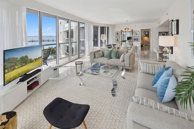 465 Brickell Ave 701, Miami, FL 33131