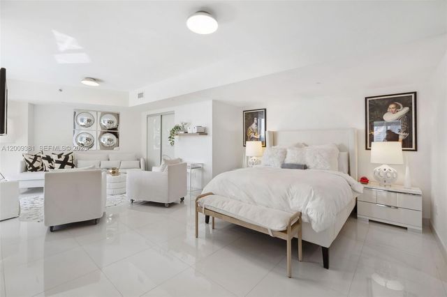 465 Brickell Ave 701, Miami, FL 33131