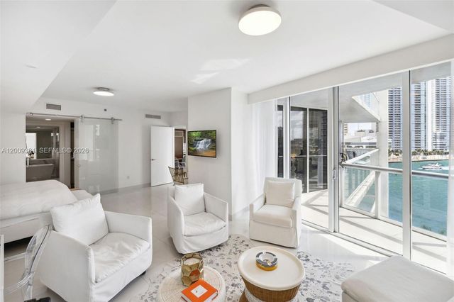 465 Brickell Ave 701, Miami, FL 33131