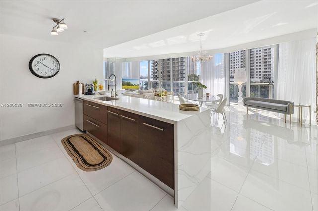 465 Brickell Ave 701, Miami, FL 33131
