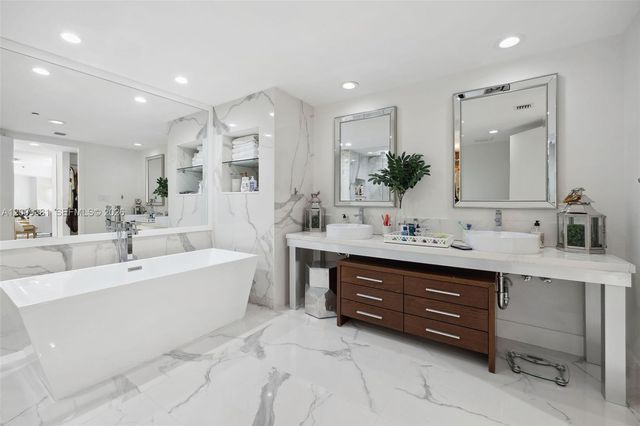 465 Brickell Ave 701, Miami, FL 33131