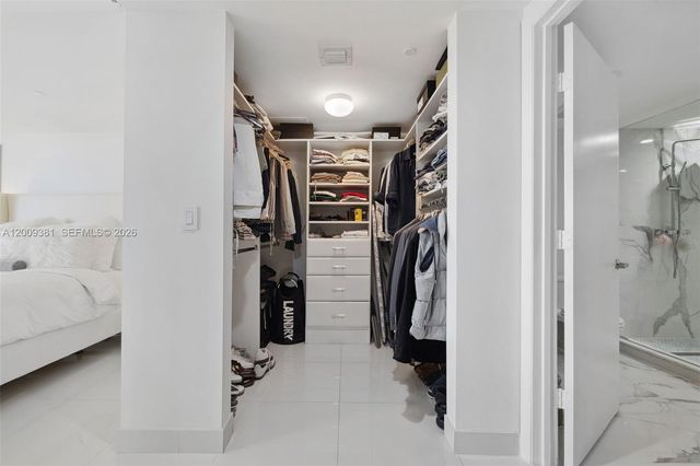 465 Brickell Ave 701, Miami, FL 33131