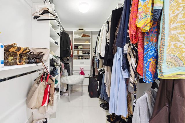 465 Brickell Ave 701, Miami, FL 33131