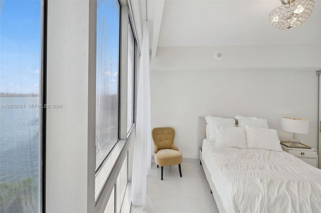 465 Brickell Ave 701, Miami, FL 33131