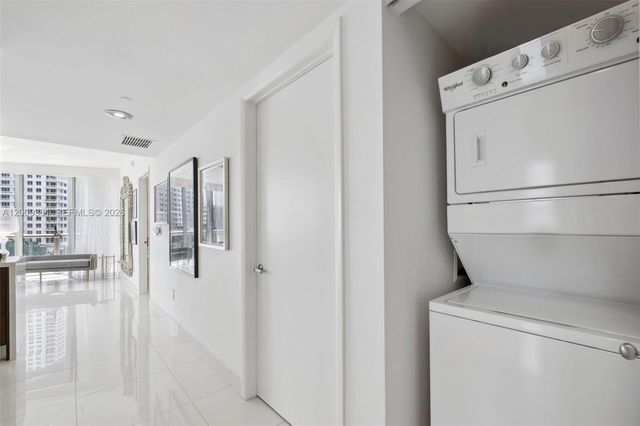 465 Brickell Ave 701, Miami, FL 33131