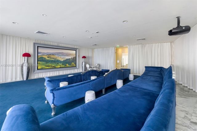 465 Brickell Ave 701, Miami, FL 33131